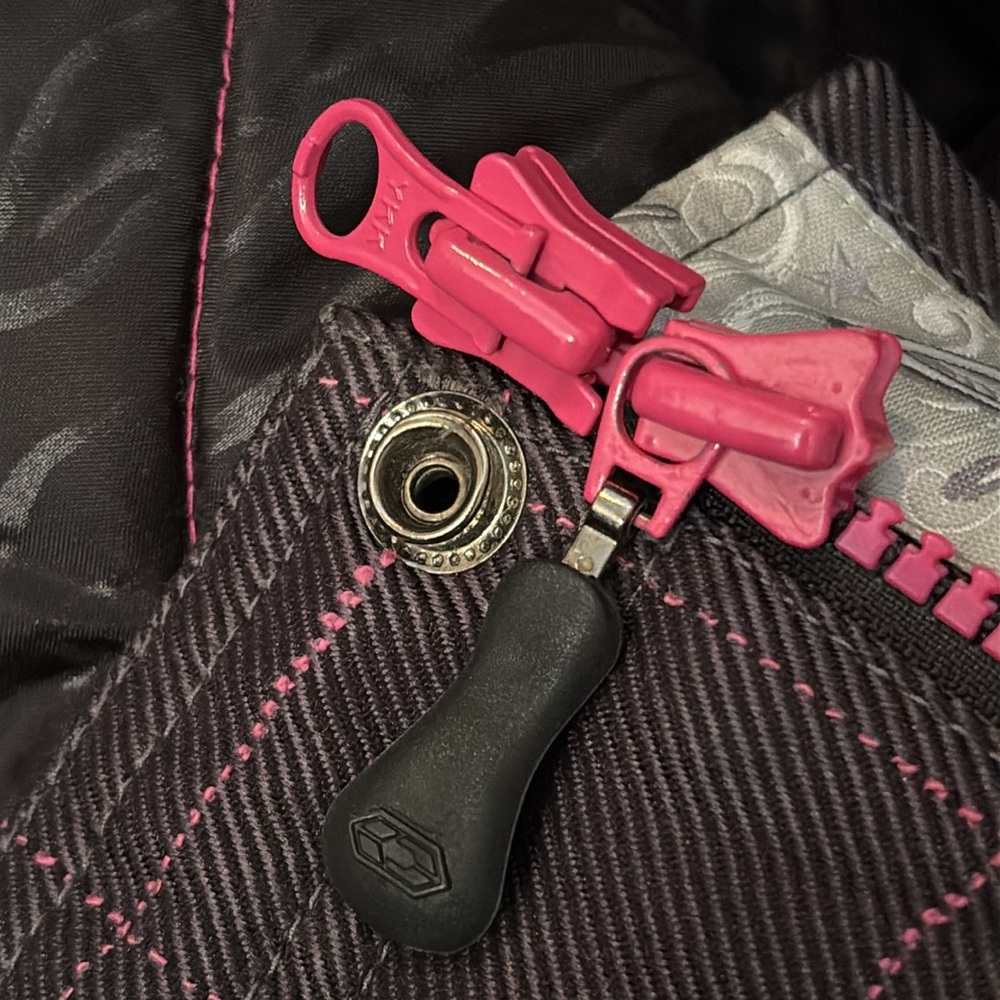 CASTLE SNOWMOBILE JACKET XL PINK AND BLACK PLAID CASTLE SNOWBOARDING COAT - Picture 9 of 14
